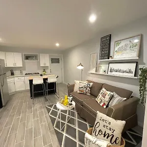 Modern With Parking & Quick Ride To Manhattan Apartment New York