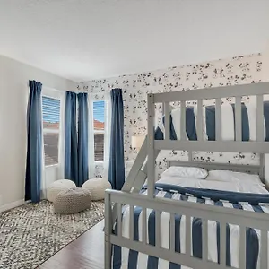 Luxury At Area Villa Davenport